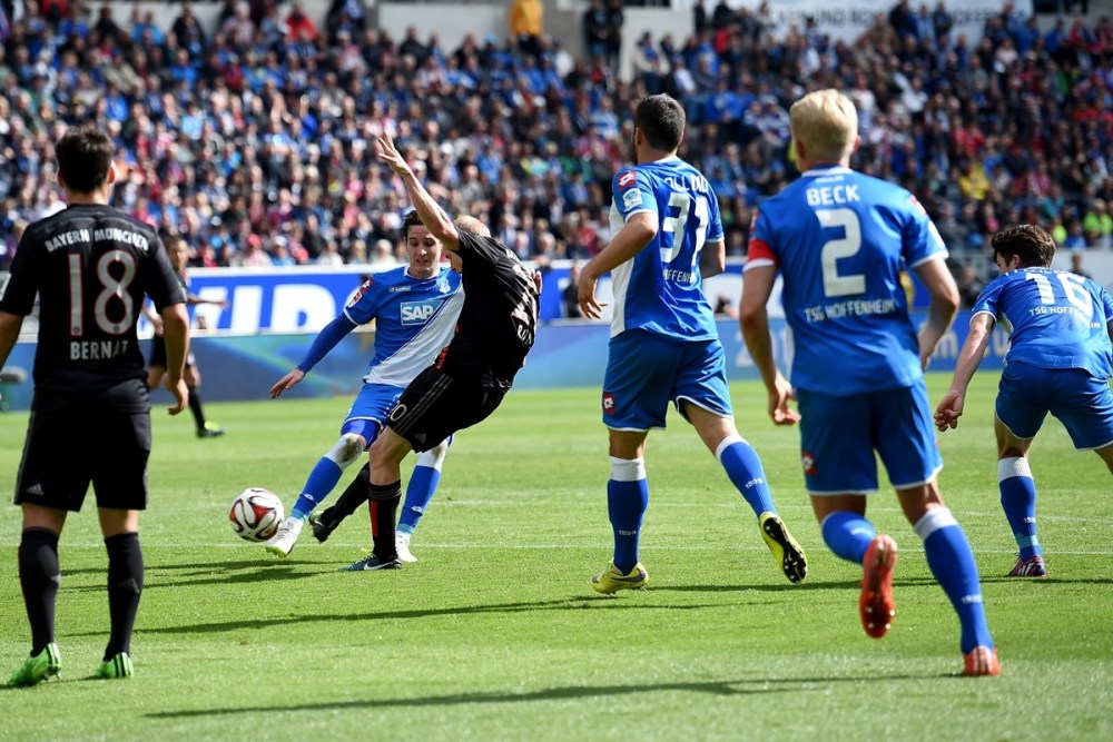 包含柏林赫塔主场失利，积分跌至中游位置的词条