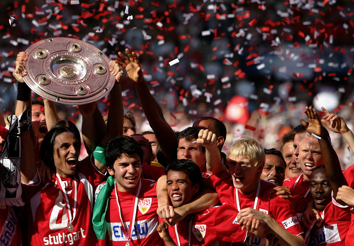 拜仁慕尼黑在主场一举夺得胜利，扩大领先优势(拜仁慕尼黑的主场叫什么)