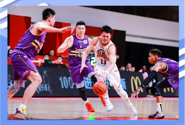 关键战役，球队突破战线取胜，领跑CBA联赛后期冲刺的简单介绍