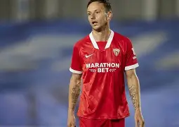 沙尔克主帅批评球队表现，要求全队提升(沙尔克主帅批评球队表现,要求全队提升能力)